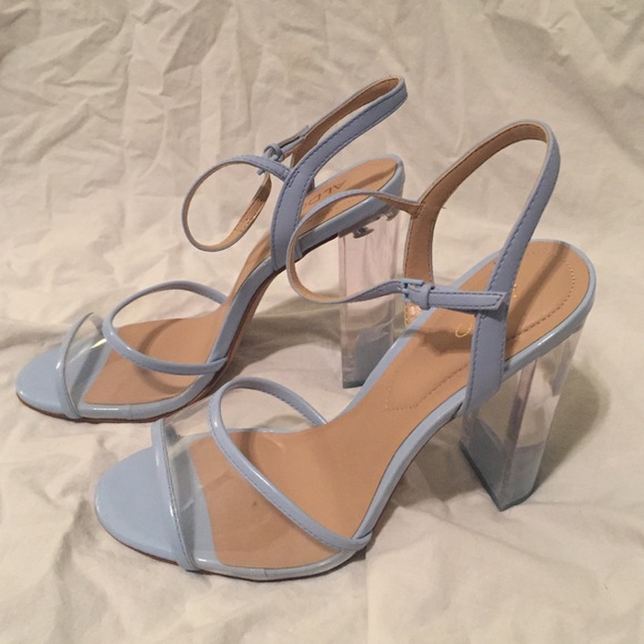 New Gorgeous Aldo Strappy Lucite Block 